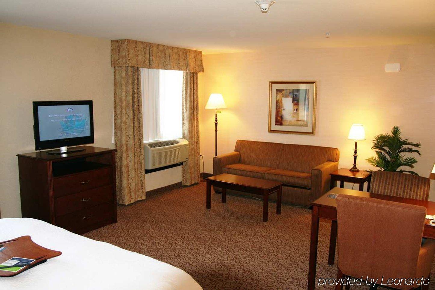 Hampton & Hotel 3*