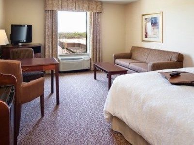 Hampton & Hotel West Bend